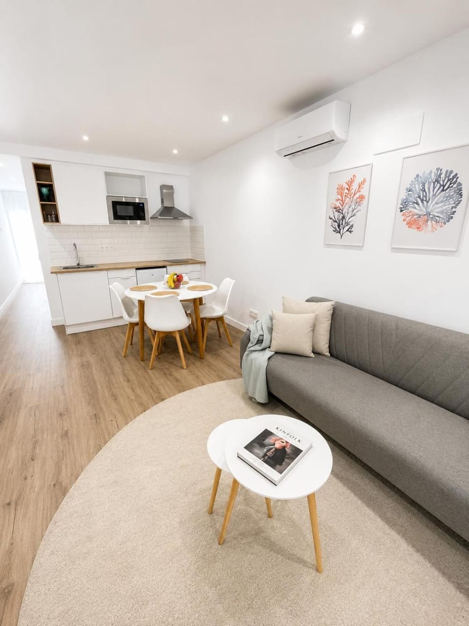 TV and multimedia, Kitchen or kitchenette, Living room, Seating area, Dining area, pet friendly, air conditioner