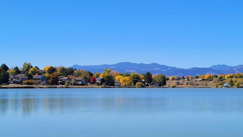 Hot Tub Lake View Oasis-Near Shops-Dining House in Westminster