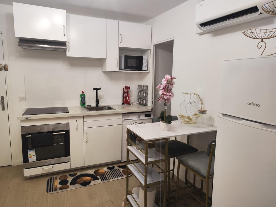 LaBulle Cozy, air-conditioned duplex near Paris Apartment in Île-de-France