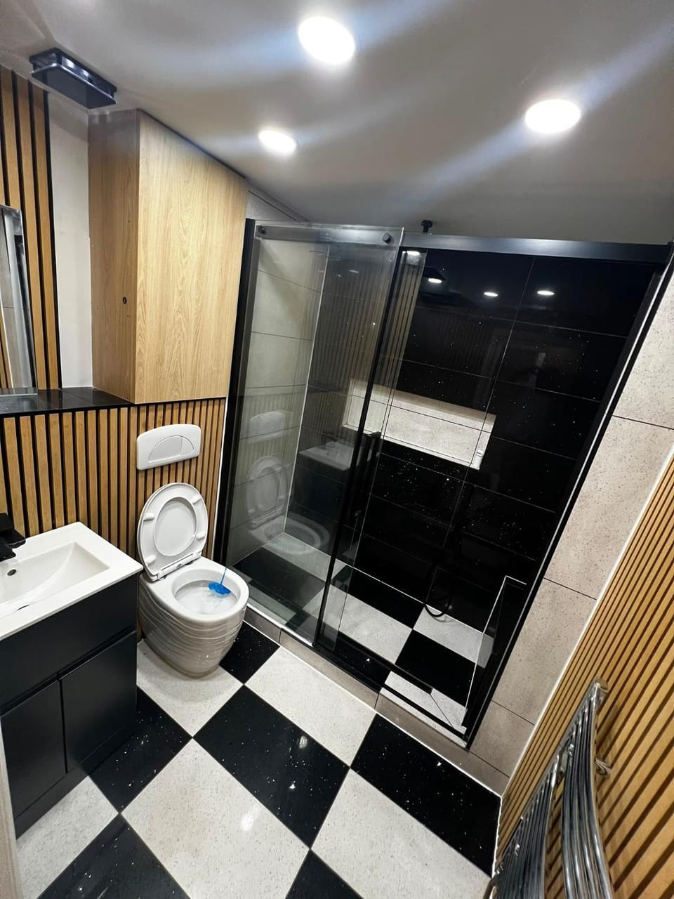 Shower, Toilet, Bathroom