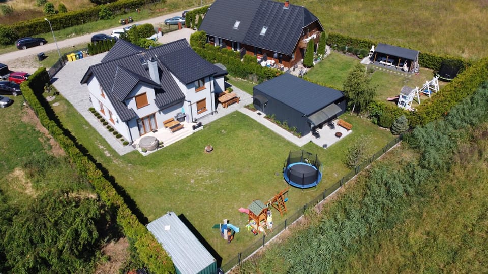Black Pearl House u Sary Apartment in West Pomeranian Voivodeship, Poland