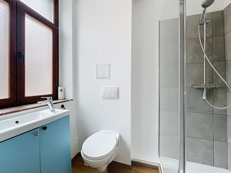 Shower, Toilet, Bathroom