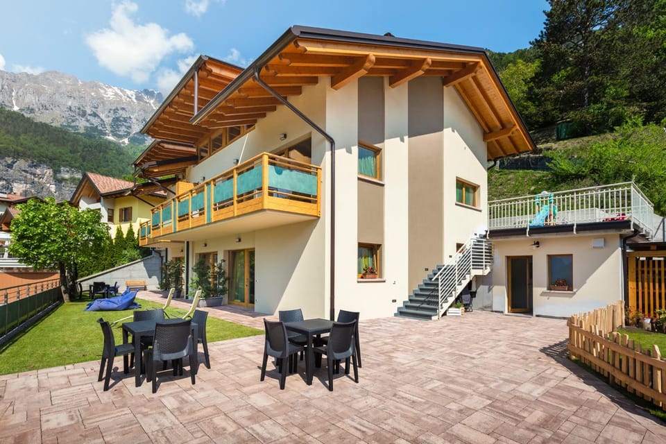 Property building, Balcony/Terrace
