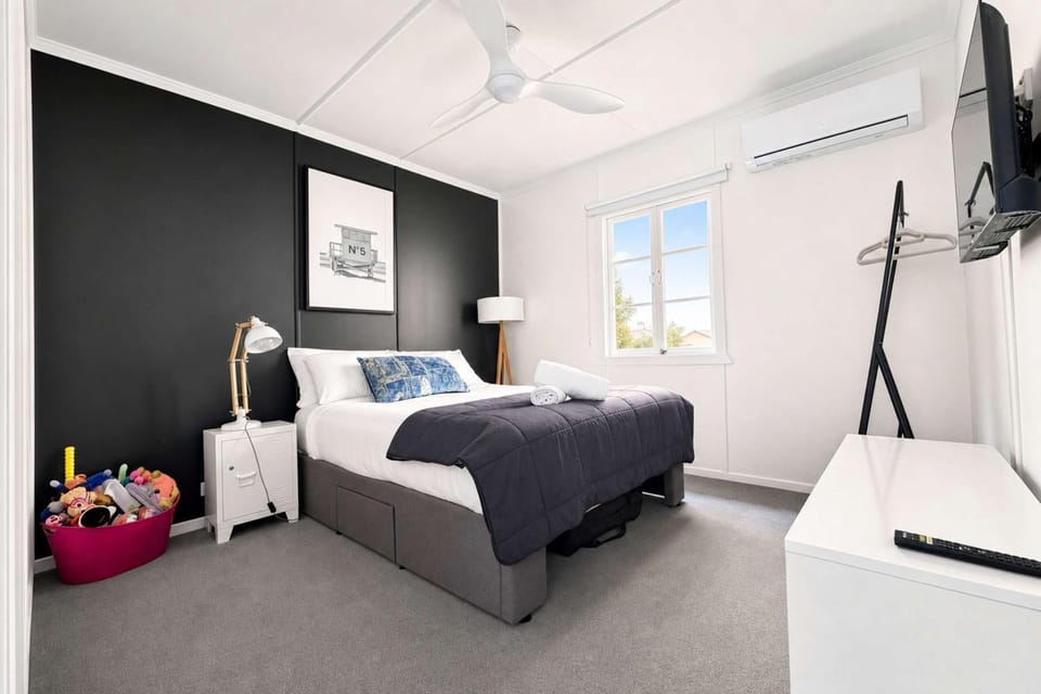 3BR Burleigh Beach Home House in Burleigh Heads