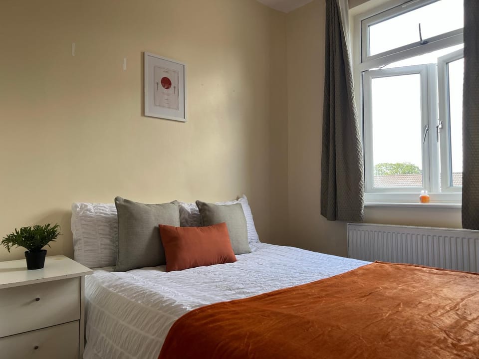 Bluebird Suites Streatham Apartment in London