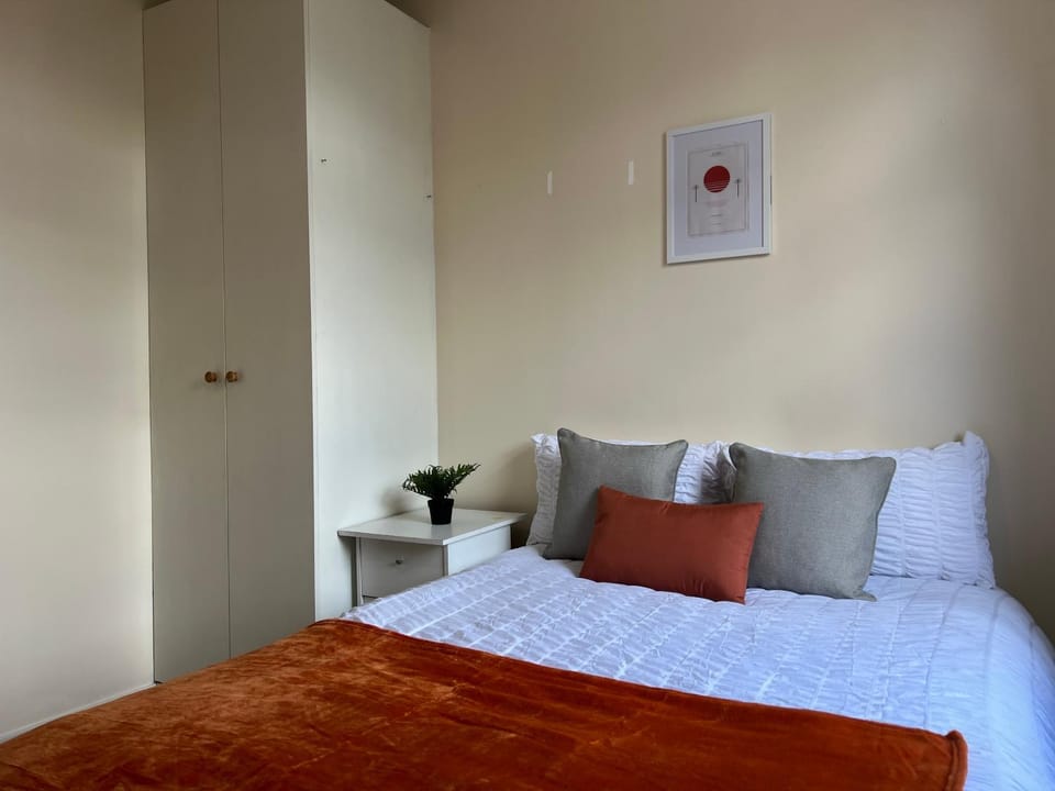 Bluebird Suites Streatham Apartment in London
