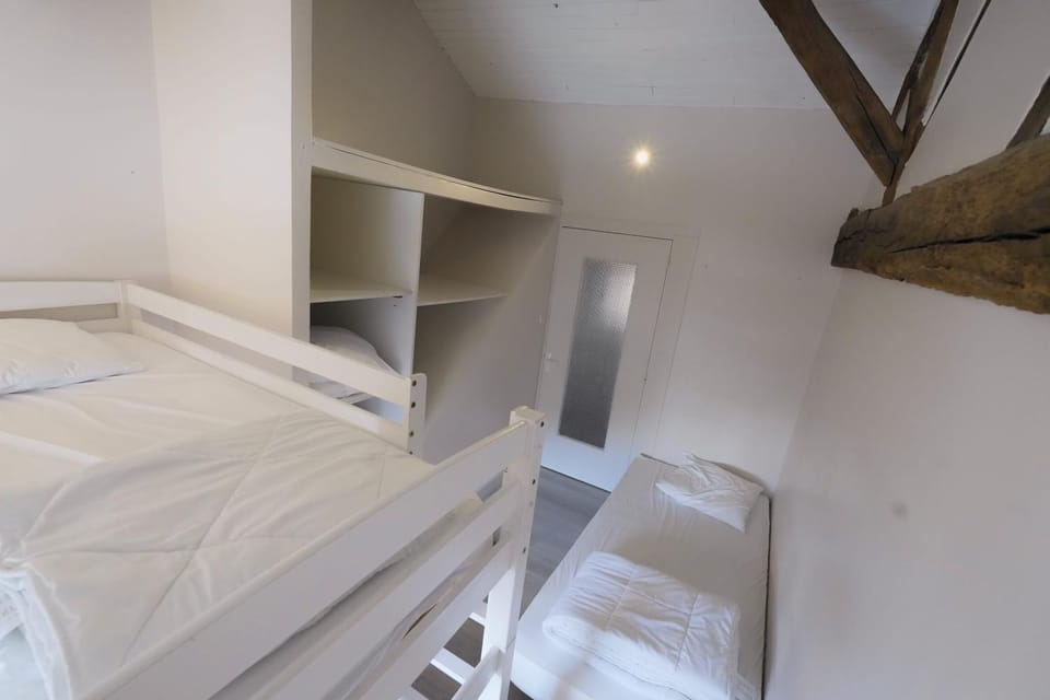 Bed, bunk bed