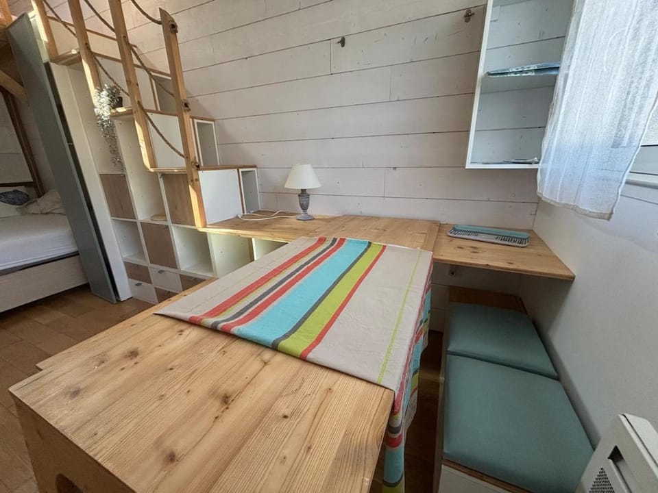 Charmant studio au calme, près du centre Apartment in La Rochelle