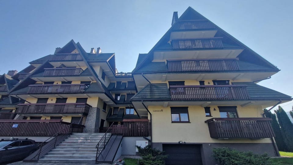 Property building, Day