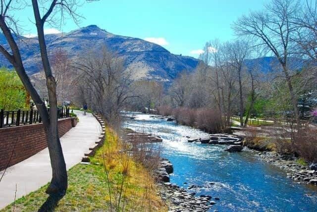 Walk to dining-bars-parks Ideal for Red Rocks House in Golden