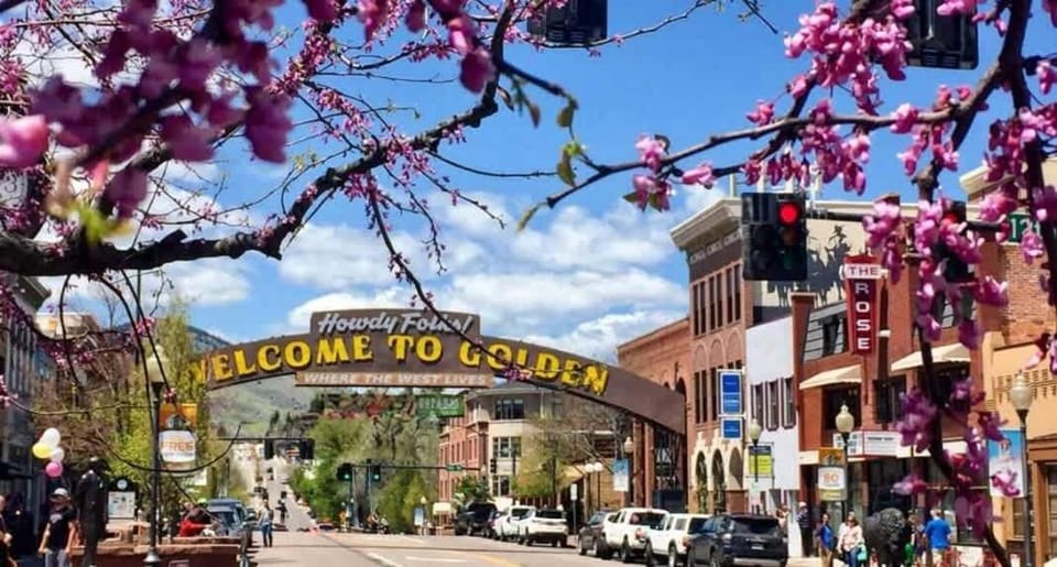 Walk to dining-bars-parks Ideal for Red Rocks House in Golden
