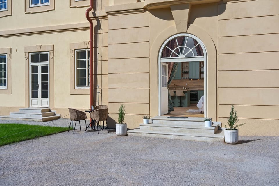 Property building, Facade/entrance