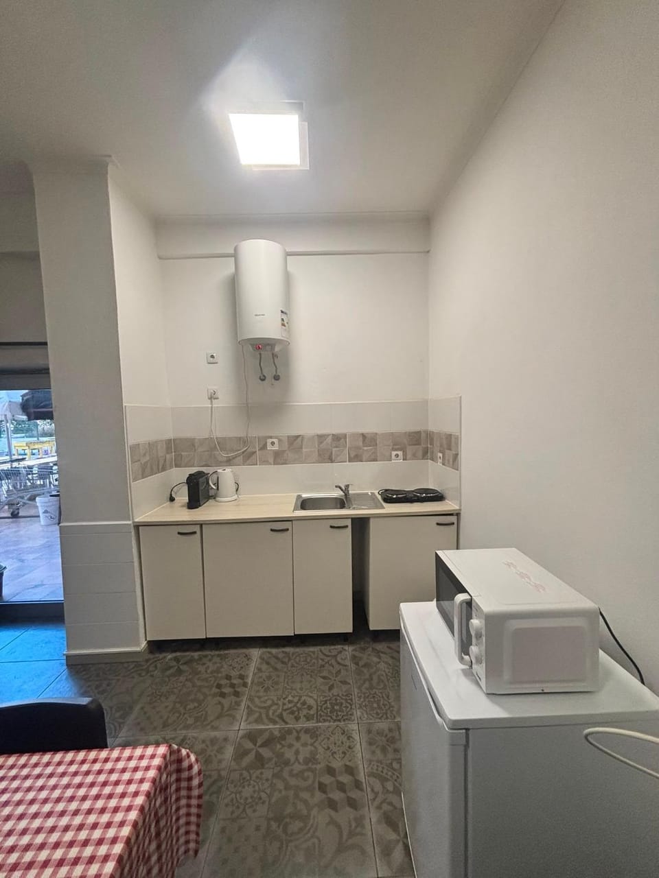 Kitchen or kitchenette