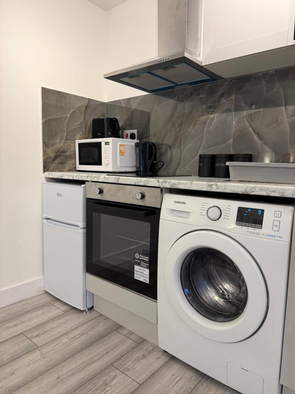 oven, pet friendly, stove, toaster, washing machine