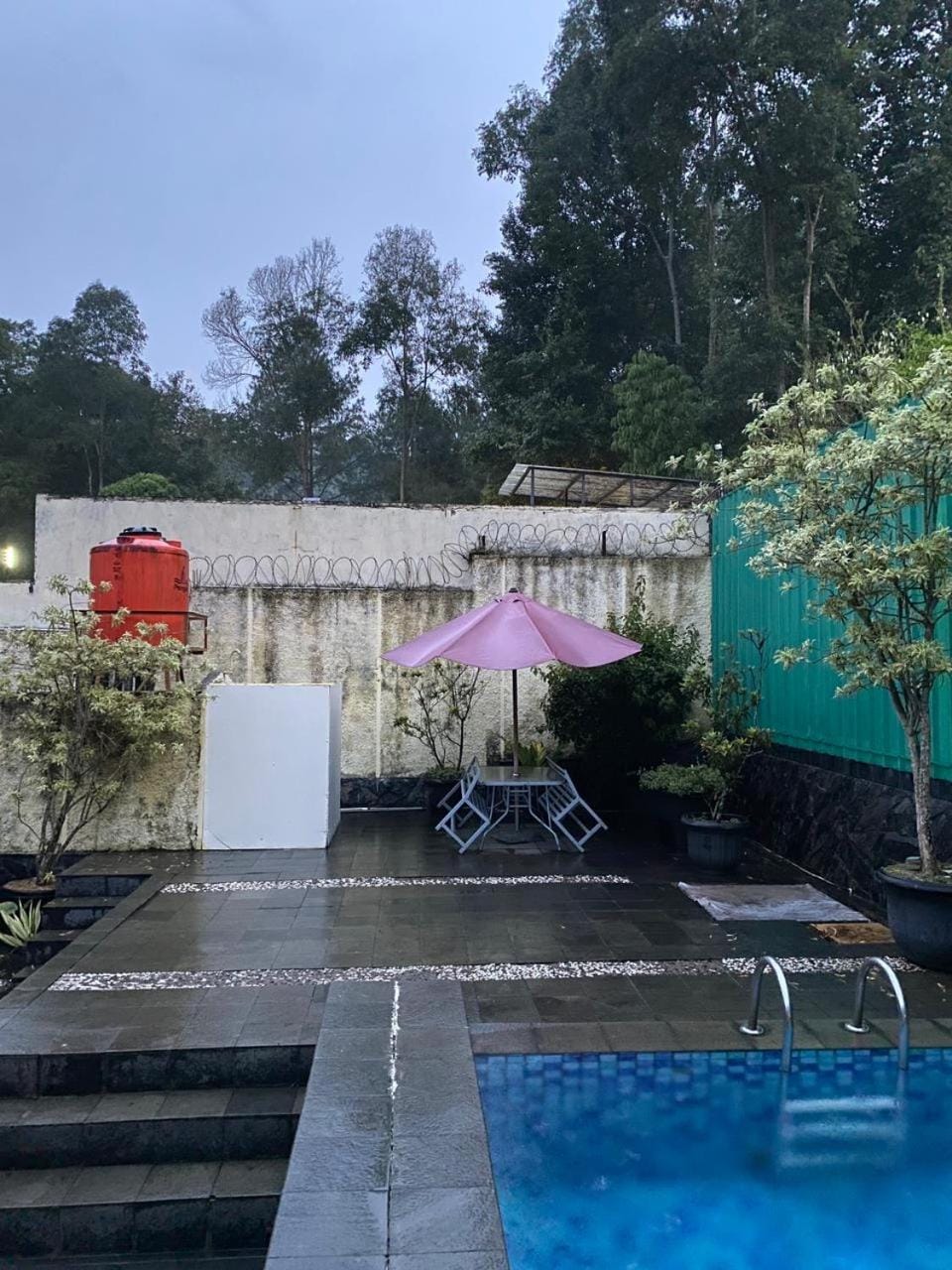 Swimming pool