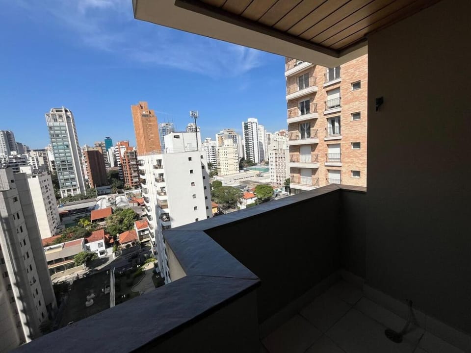 Melhor Localização de SP! Flat Completo em Moema, próx ao Pq Ibirapuera! Estadia mín 30 noites Apartment in Sao Paulo City