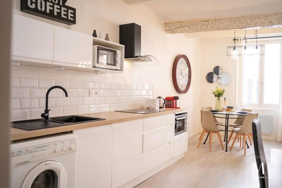 Spacieux T2 lumineux au cœur du port de Sanary Apartment in Sanary-sur-Mer