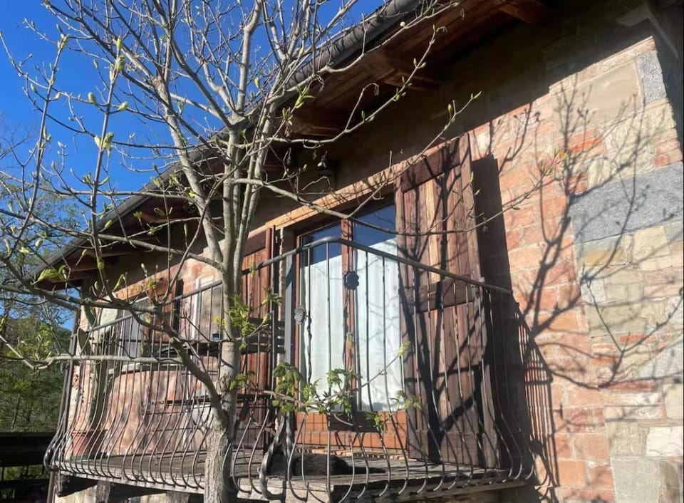 Property building, Balcony/Terrace