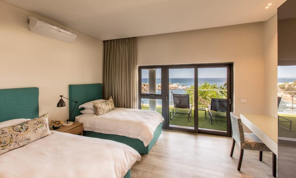 Bed, Photo of the whole room, Bedroom, Sea view