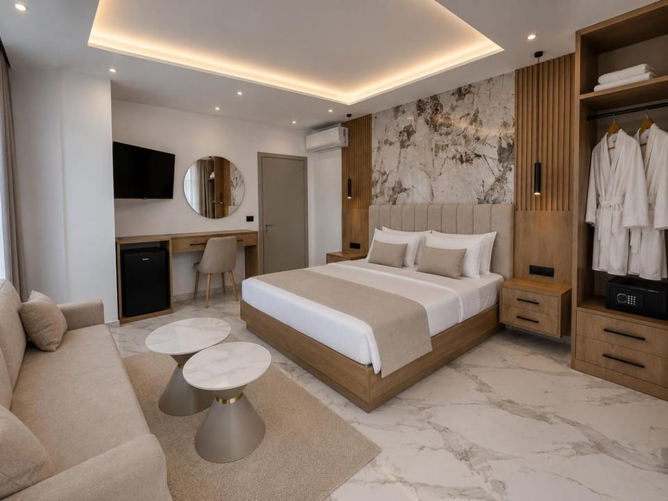Rooftop panoramic jacuzzi room Bed and Breakfast in Ksamil
