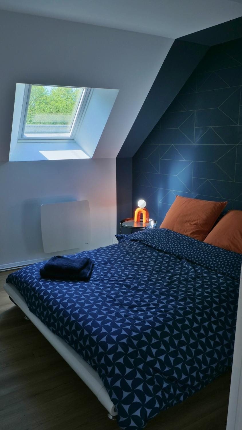 Bed, Bedroom