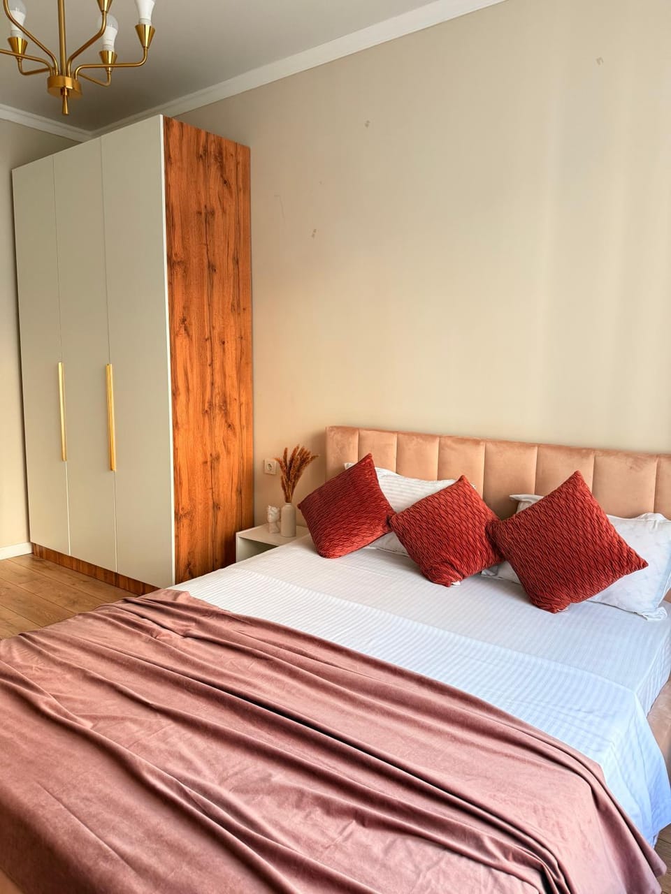 Bed, Photo of the whole room, Bedroom, wardrobe