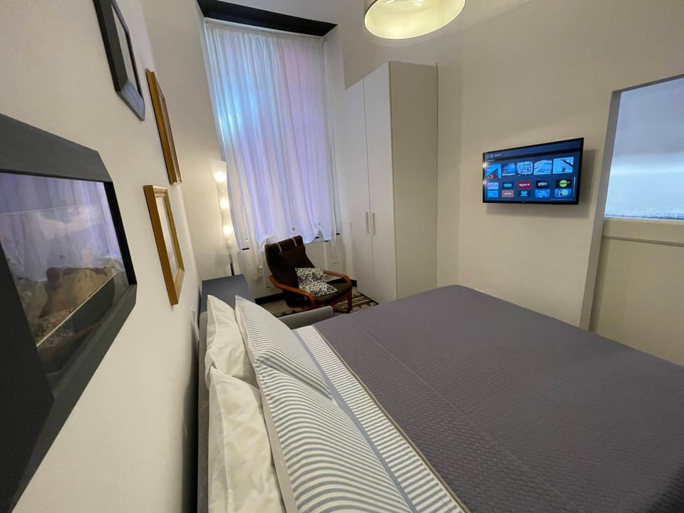 Bed, TV and multimedia