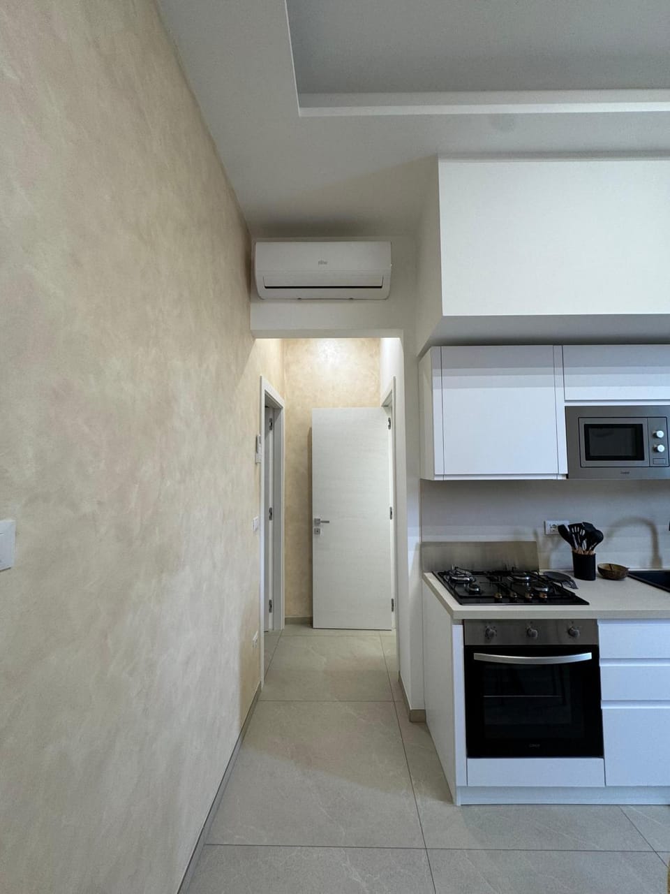 Kitchen or kitchenette, oven, stove