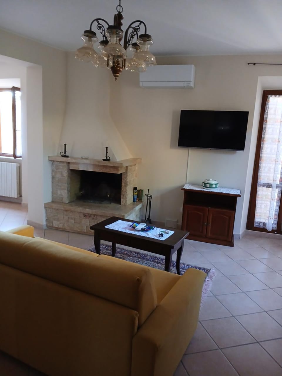 Communal lounge/ TV room