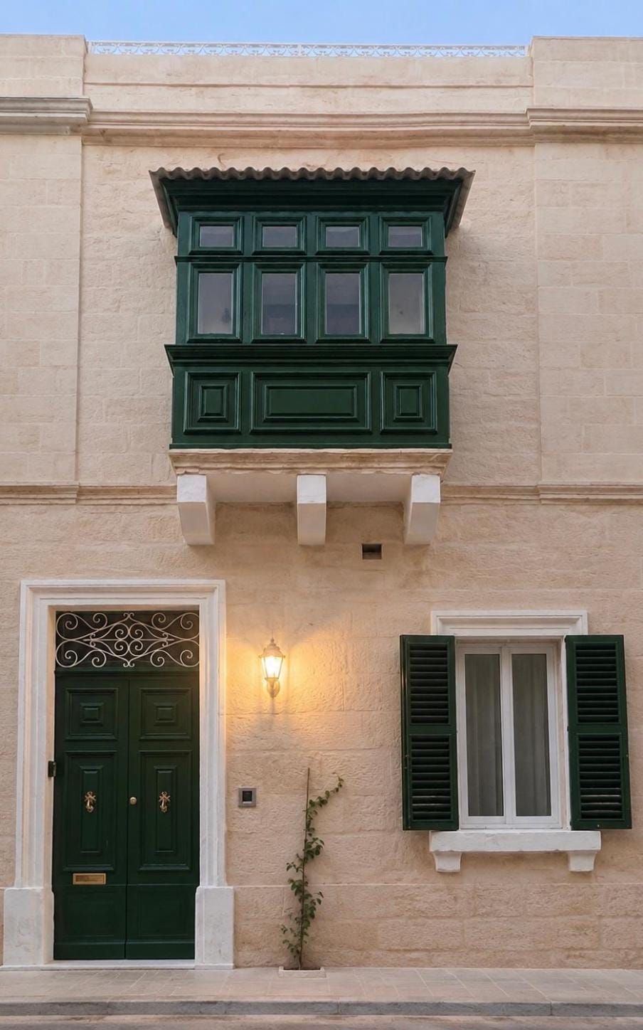 Facade/entrance