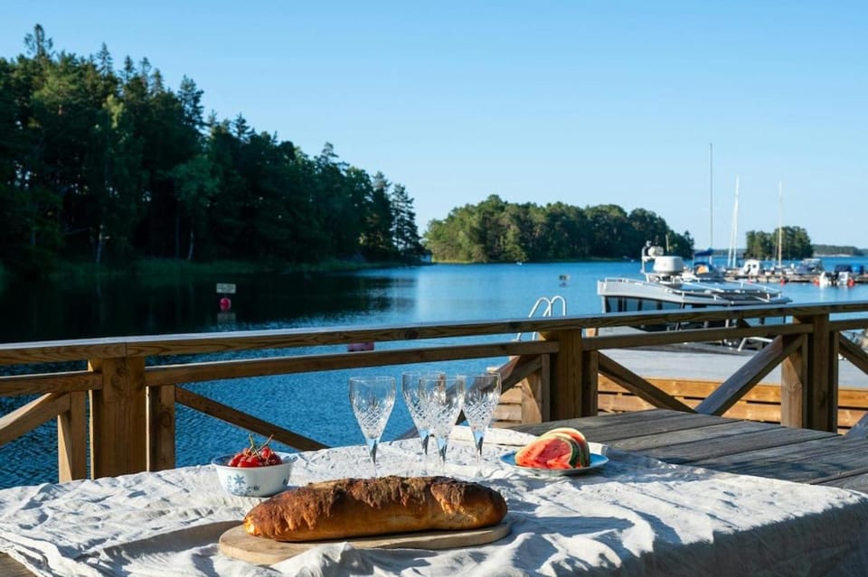 Oceanfront villa in Dalarö Villa in Stockholm County