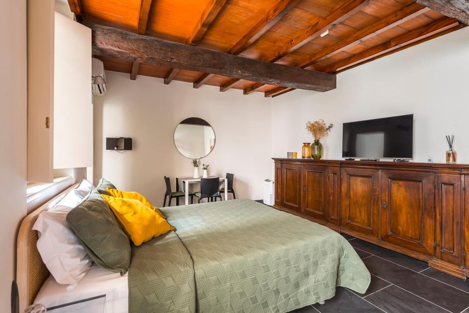 Bedroom, air conditioner