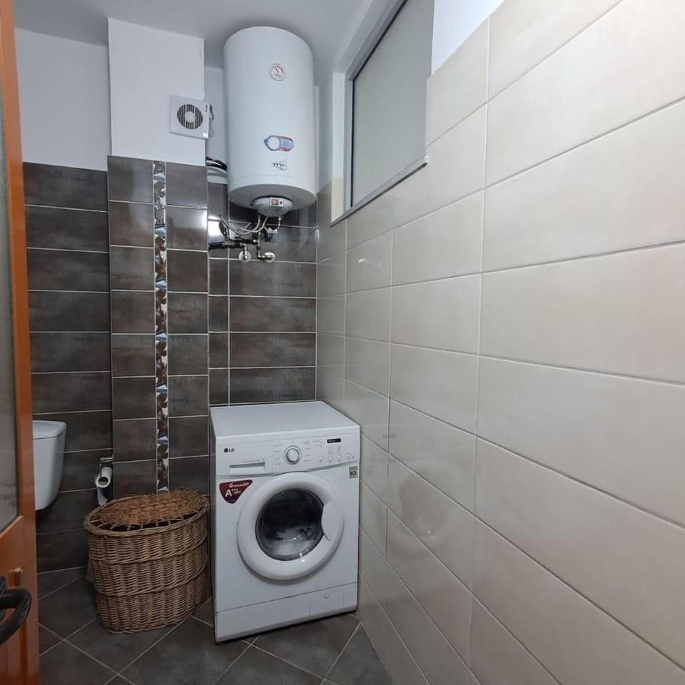 Bathroom, washing machine