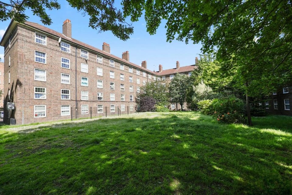 Property building, Day, Natural landscape, Garden, Garden