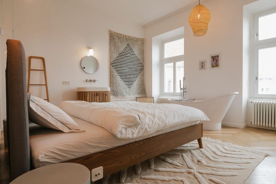 Bed, Photo of the whole room, Bedroom, internet