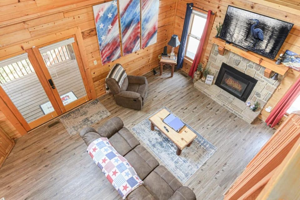 Douglas Lake Cabin Hot Tub Pool Lake Access, and Loft Cabin in Douglas Lake