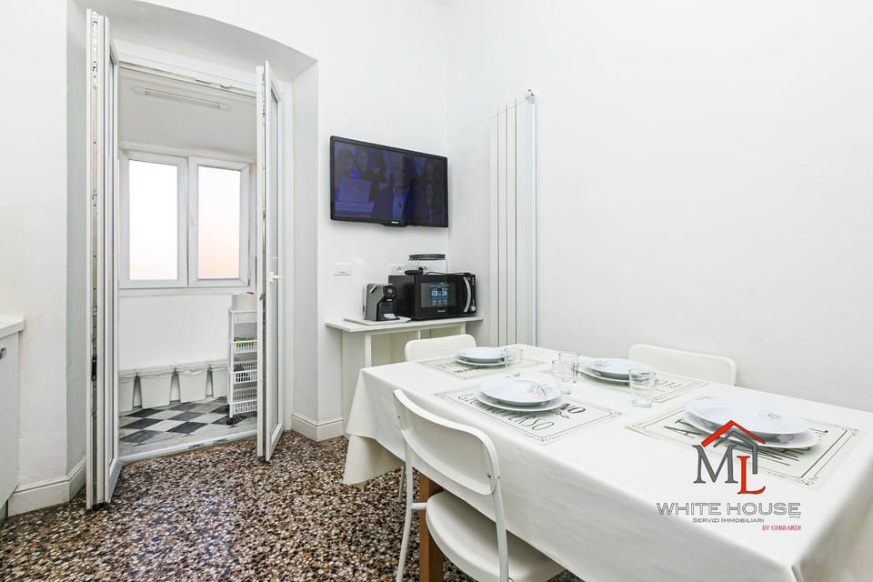 Giglio house by ML WHITE HOUSE Apartment in Genoa