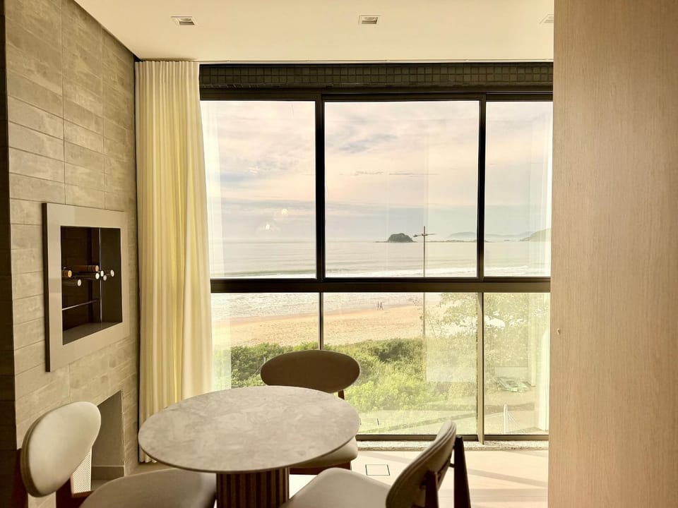 Frente mar! Apto alto padrão - MC01J Apartment in Florianopolis