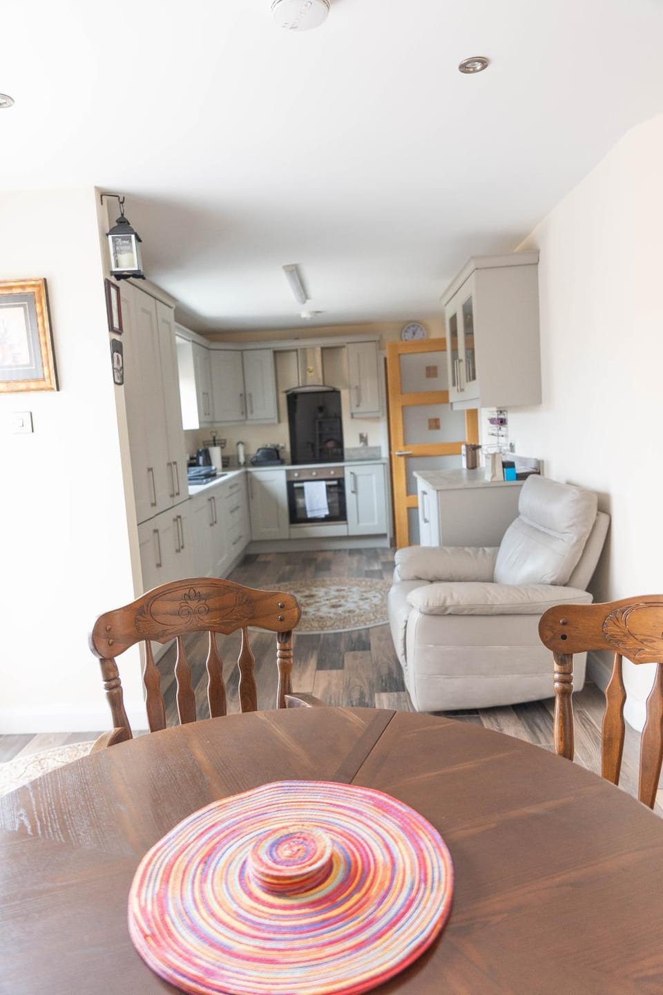 Kitchen or kitchenette, Seating area, Dining area