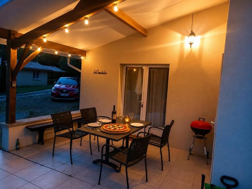 Patio, Garden, Dining area, Garden view