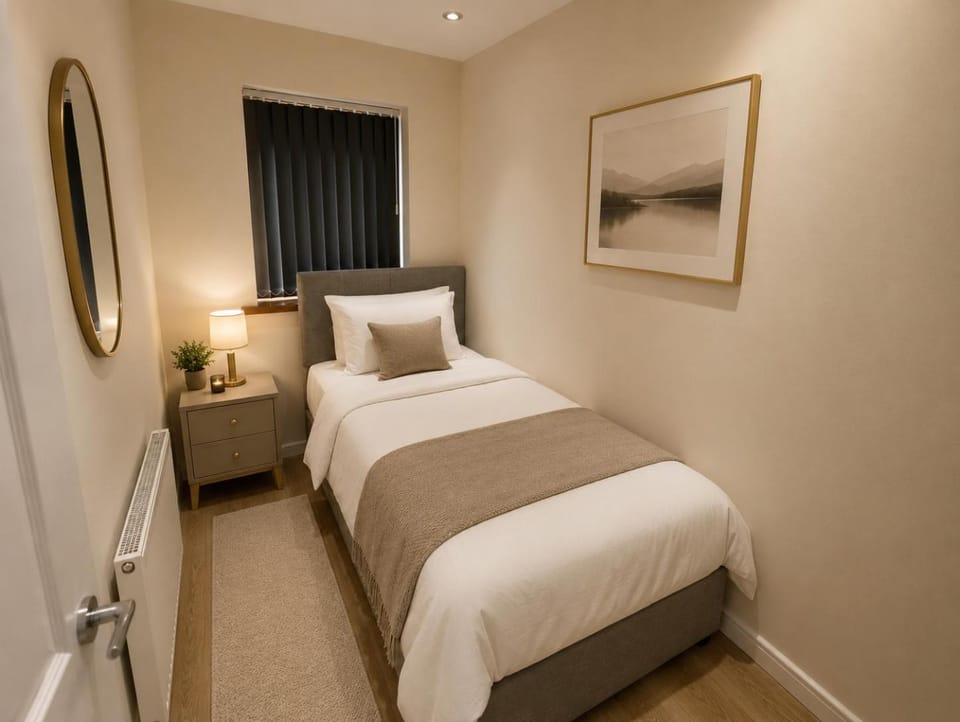 Bed, Photo of the whole room, Bedroom