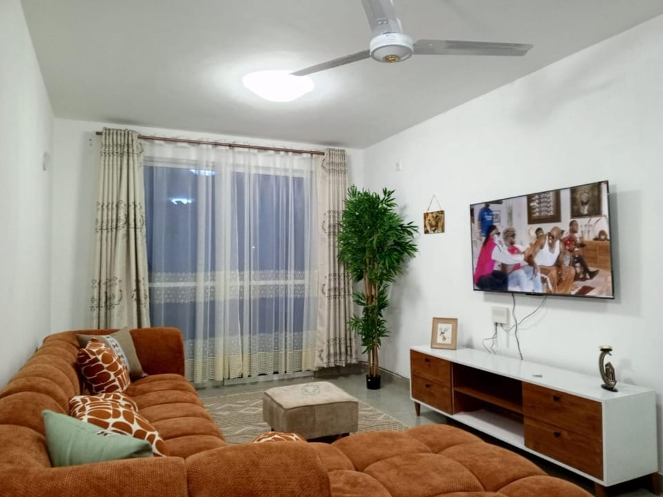 Communal lounge/ TV room, TV and multimedia, Living room, Seating area, Evening entertainment