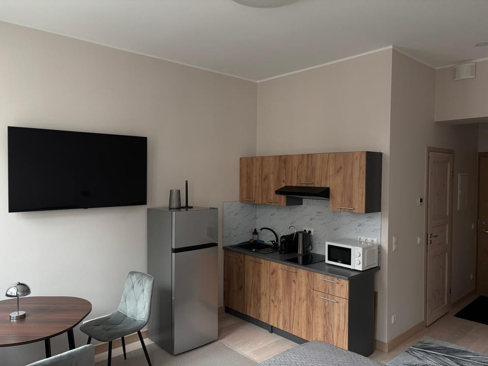 TV and multimedia, Kitchen or kitchenette, Dining area, minibar, stove