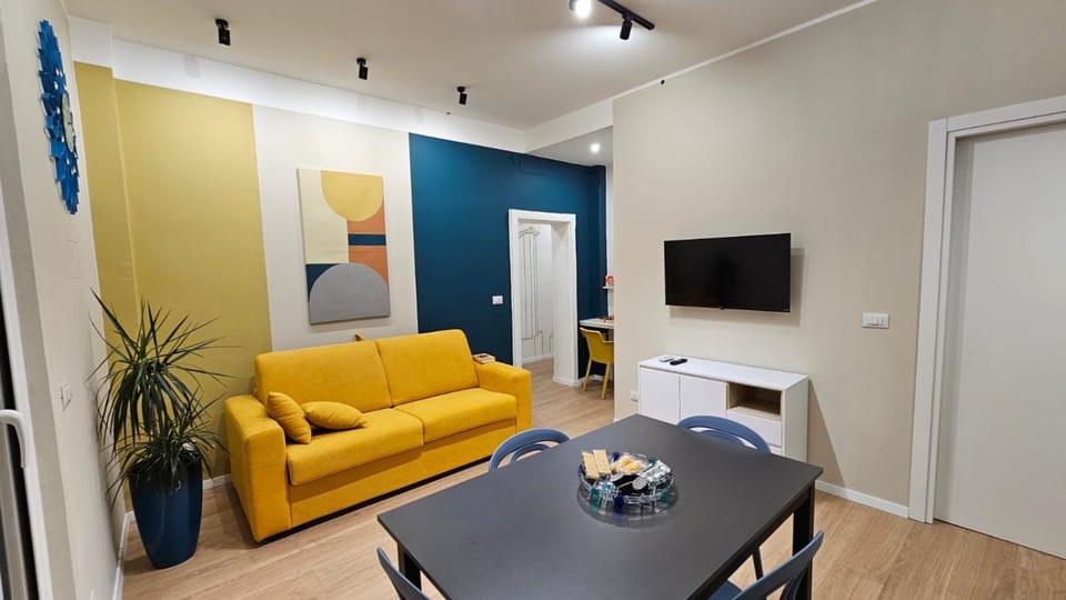 TV and multimedia, Living room, Dining area
