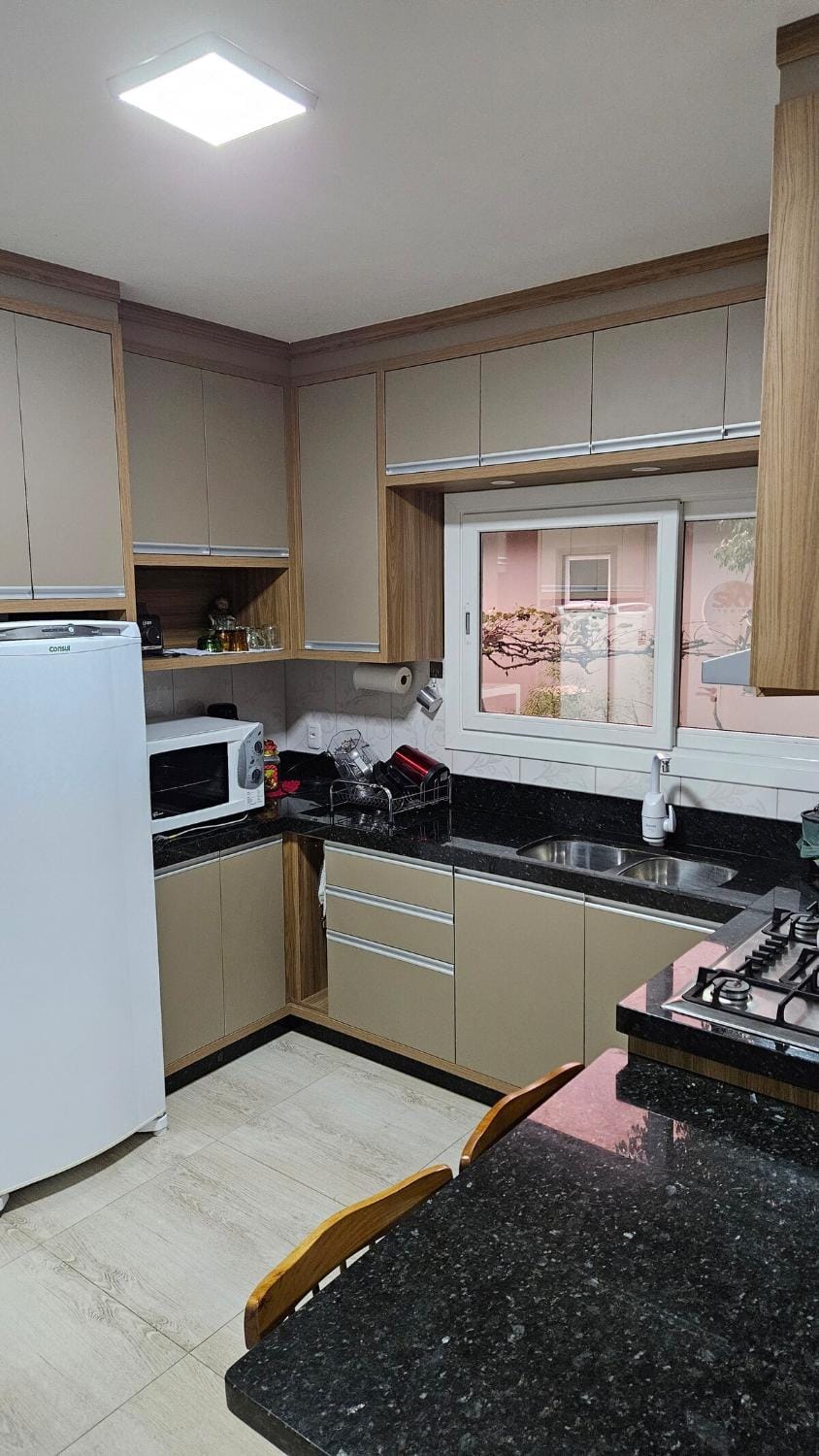 Kitchen or kitchenette, oven