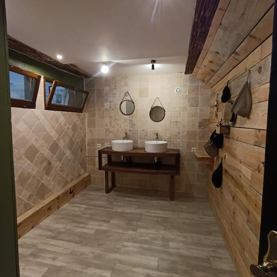 La Vieille Ecole - Maison 4 à 6 personnes Thoard House in Provence-Alpes-Côte d'Azur