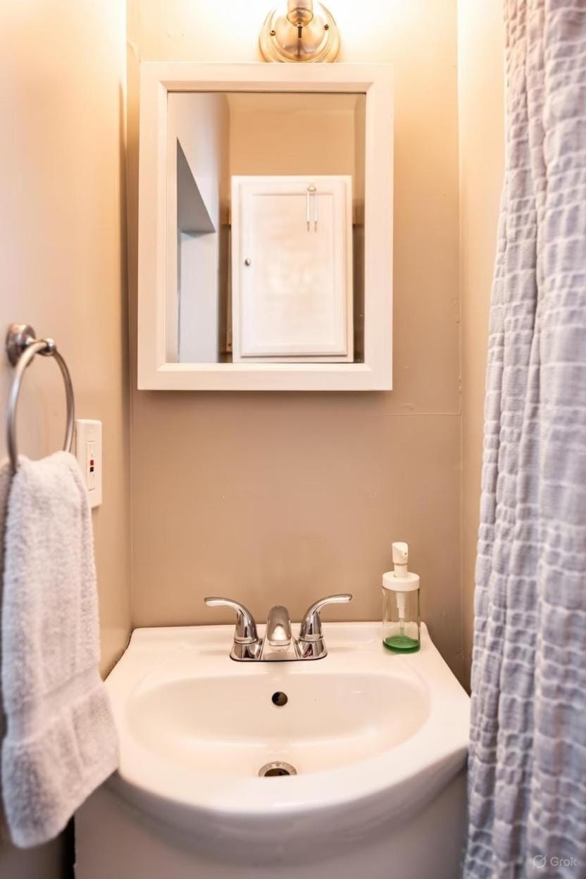 Charming 2 Bedroom Apt Shelby Park, Germantown Apartment in Jefferson County