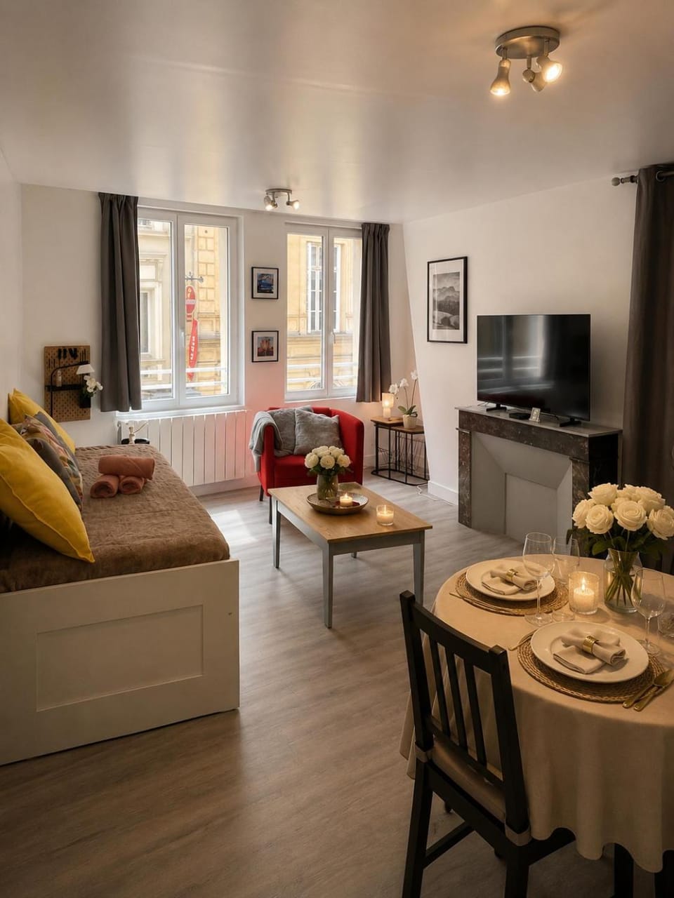 Communal lounge/ TV room, Bed, TV and multimedia, Living room, Photo of the whole room, Seating area, Dining area, Bedroom