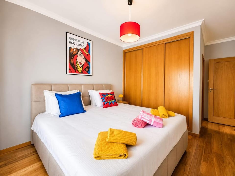 Bed, Photo of the whole room, Bedroom, towels, wardrobe