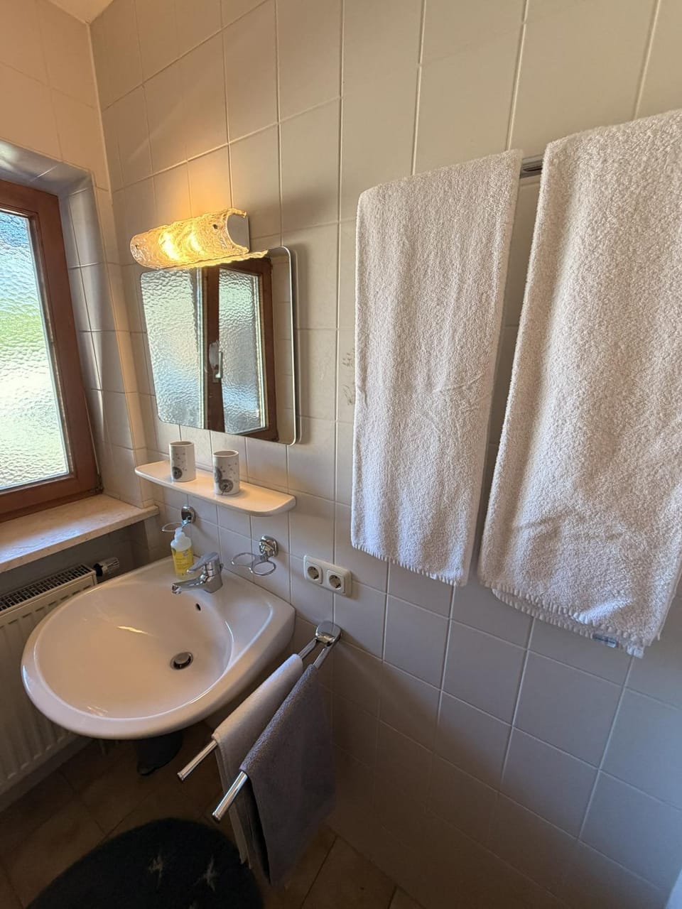 Bathroom, towels